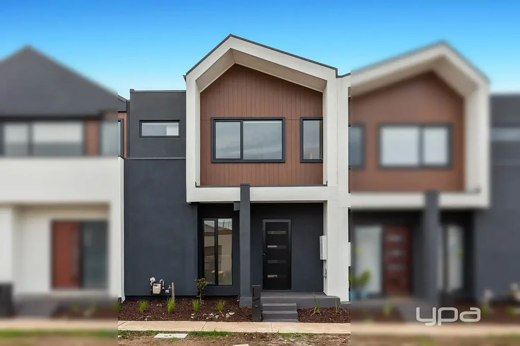 4 BEDROOM TOWNHOUSE