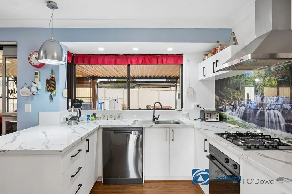 High Wycombe 4 Slaapkamer Family Home With Garage & Workshop!