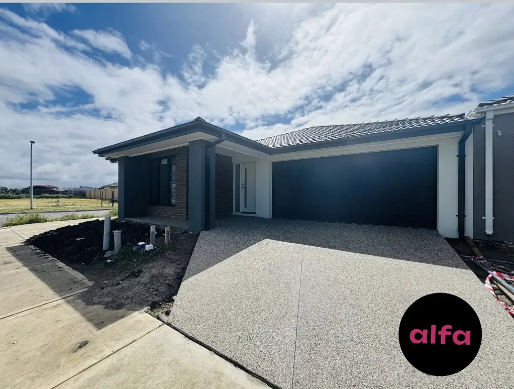 Modern Family Living in a Prime Cranbourne East Location