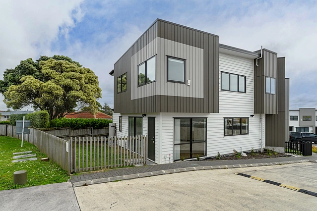 1/25 Vodanovich Road, Te Atatu South, Waitakere City
