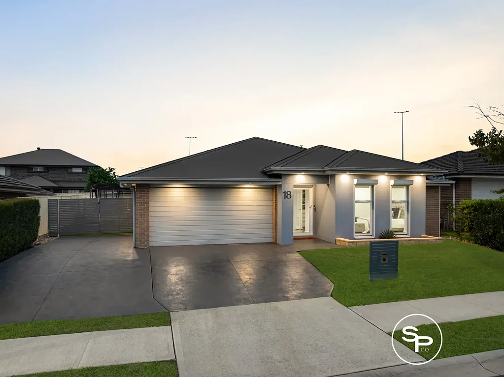 18 Bartlett Street, Oran Park, NSW 2570
