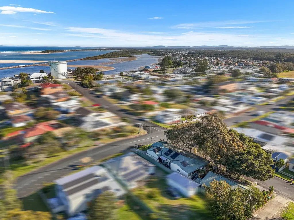Harrington 4房  House & Granny Flat - Elevated Position - Potential Rental Return of $1000 pw