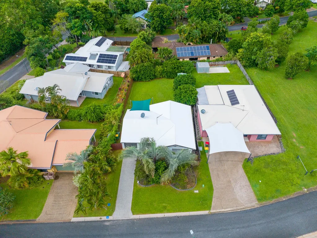 3 Saligna Close, Redlynch, QLD 4870