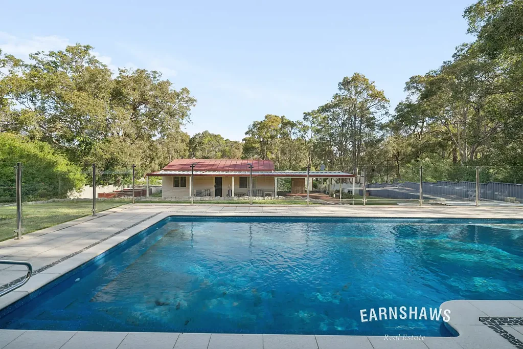 Glen Forrest 7房  Poolside Living, Endless Space, Extraordinary Potential