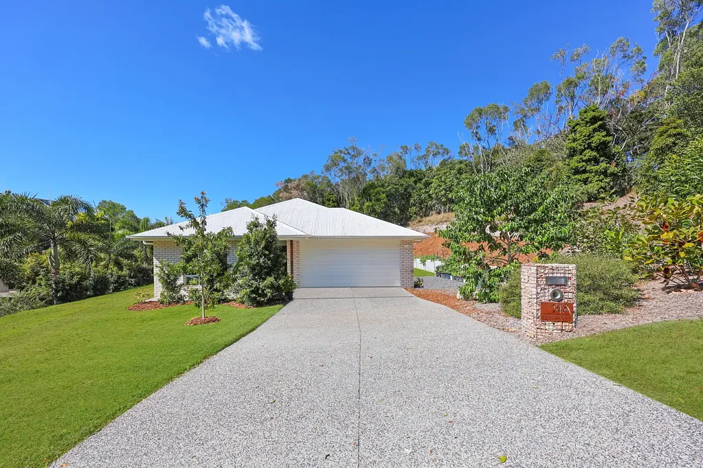Dundowran Beach 4房  DUNDOWRAN BEACH SANCTUARY: SPACE, STYLE & SERENITY MOMENTS FROM THE SHORE