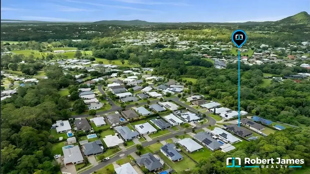 Cooroy 4 Bedroom Spacious Family Living with Side Access and a Large Shed