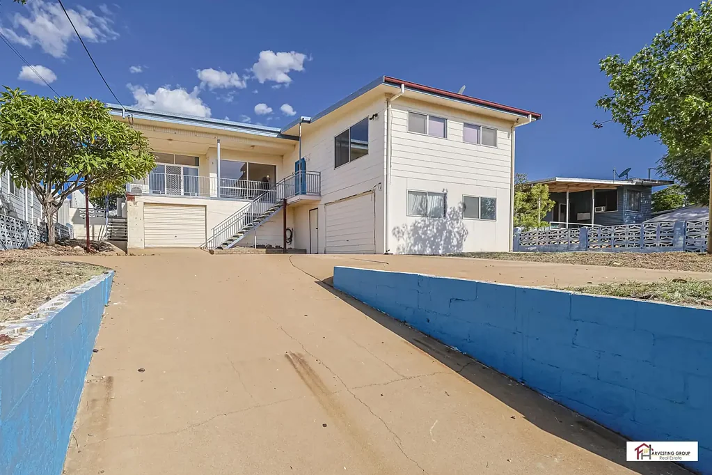 Mount Isa 5房  Spacious Family Home with Pool, Solar Power & Views