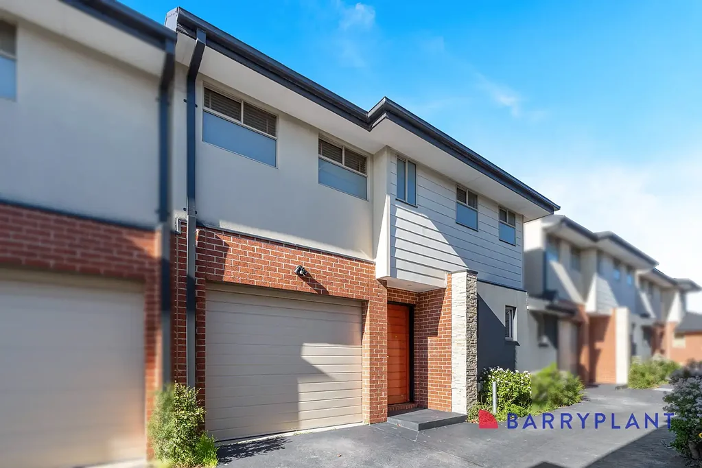 3 Bedroom Townhouse - Excellent Location!