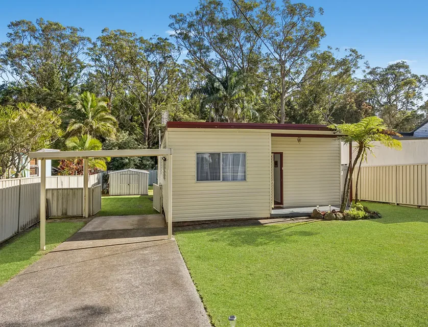 41 Bundilla Parade, Berkeley Vale, NSW 2261, 2 રૂમ, 1 બાથરૂમ, House