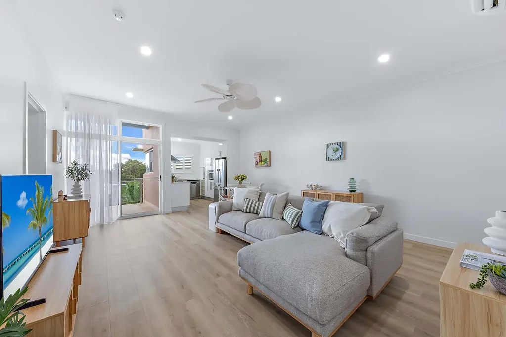 Cannonvale 2Kwarto Immaculate Top-Floor Apartment with Coastal Styling & Stunning Pool Views