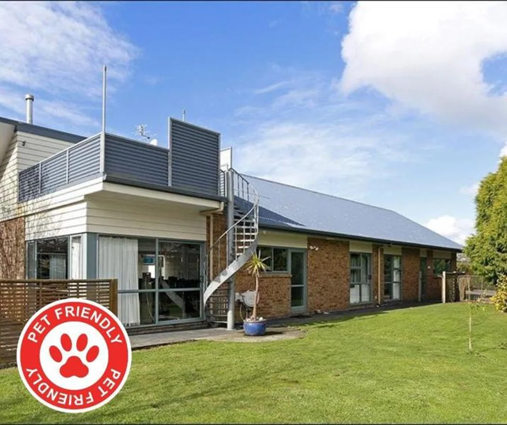 County Drive, Hawera