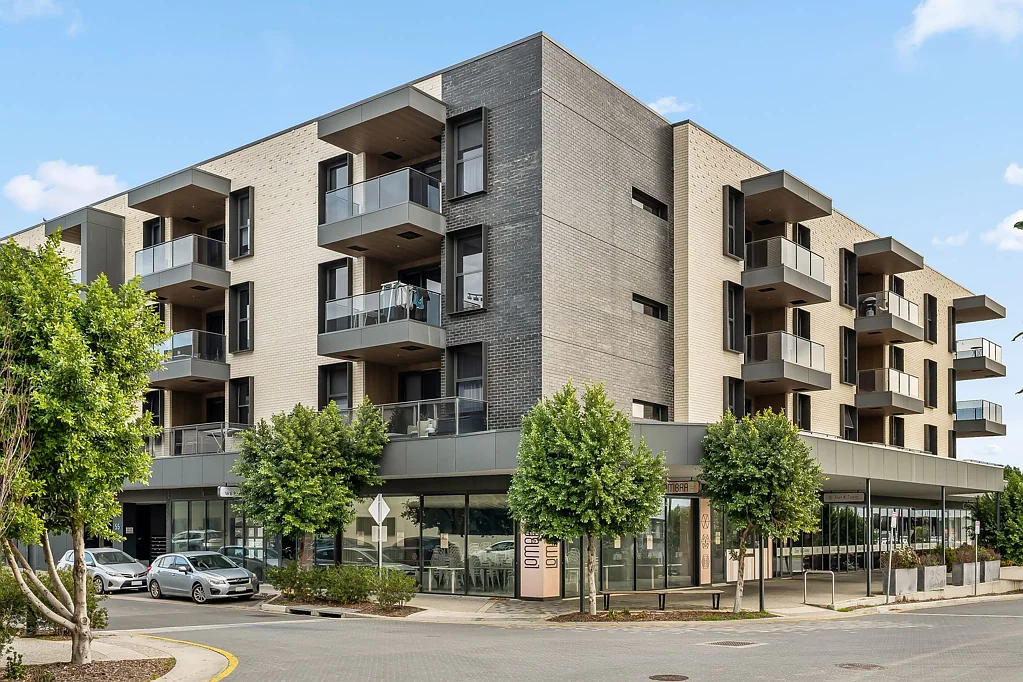 West Lakes 2 Slaapkamer Effortless Living in an Unbeatable West Lakes Location