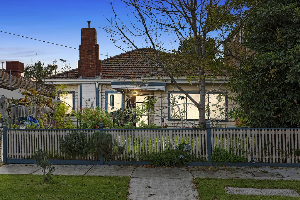 West Footscray 3房  A GOLDEN OPPORTUNITY + WITH YOUR CREATIVE VISION