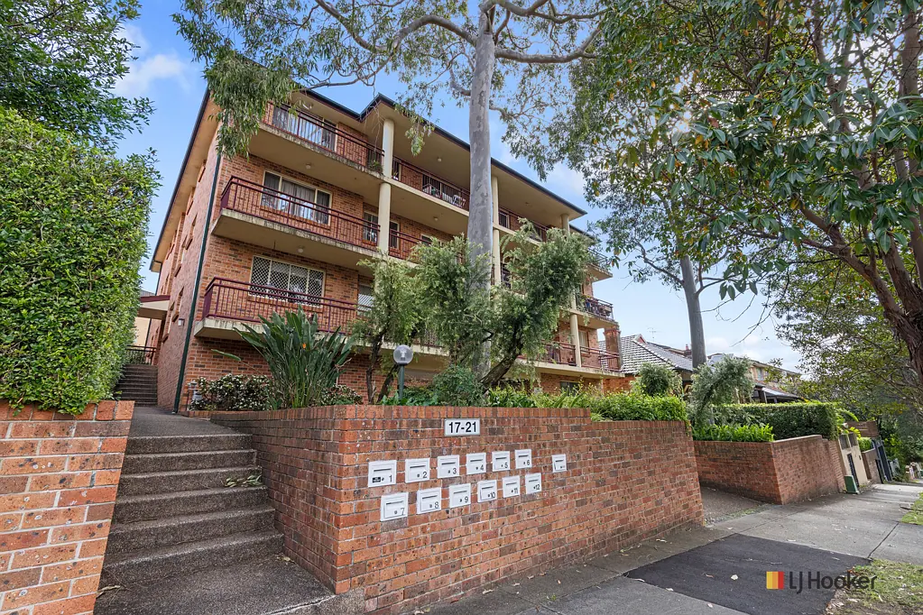 Carlton 2Zimmer Front Facing 2 Bedroom Unit- Opposite Park