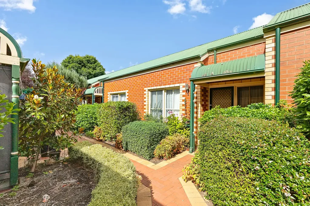11/3 Hamilton Street, Gisborne, VIC 3437