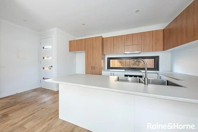 Gisborne 3房  New Build - Stone's Throw From Town!