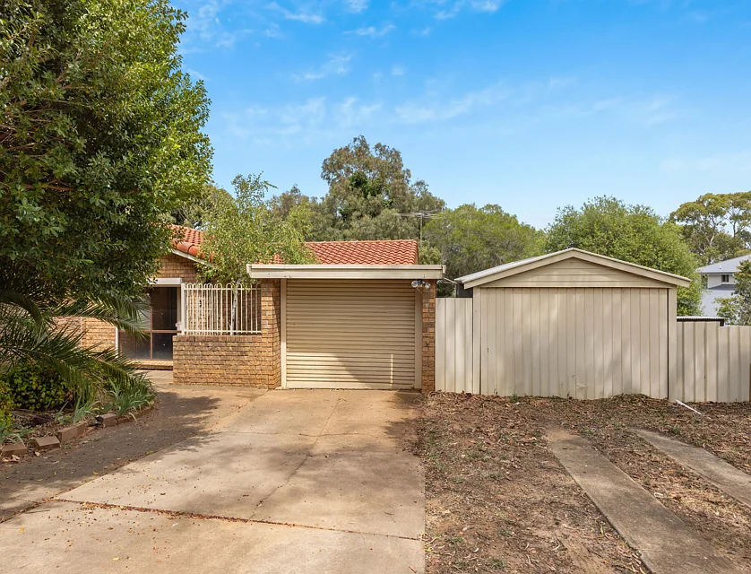 4 Stanbury Avenue, Happy Valley, Southern Adelaide, 3 ห้องนอน, 1 ห้องน้ำ, House
