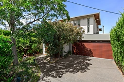 54 Centre Road, Brighton East