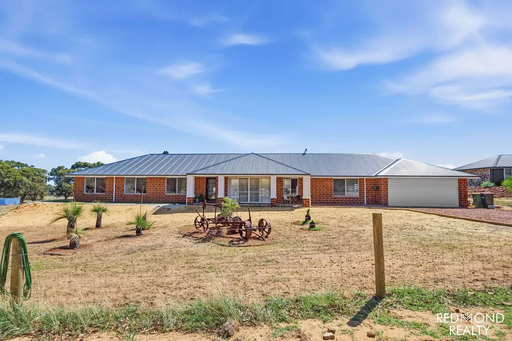 6 Eurambeen Court, Gingin, WA 6503