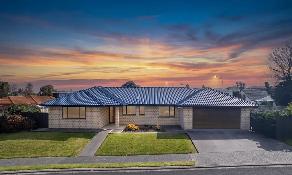 Waiuku 5房  Big Home. Big Sun. Big Opportunity.