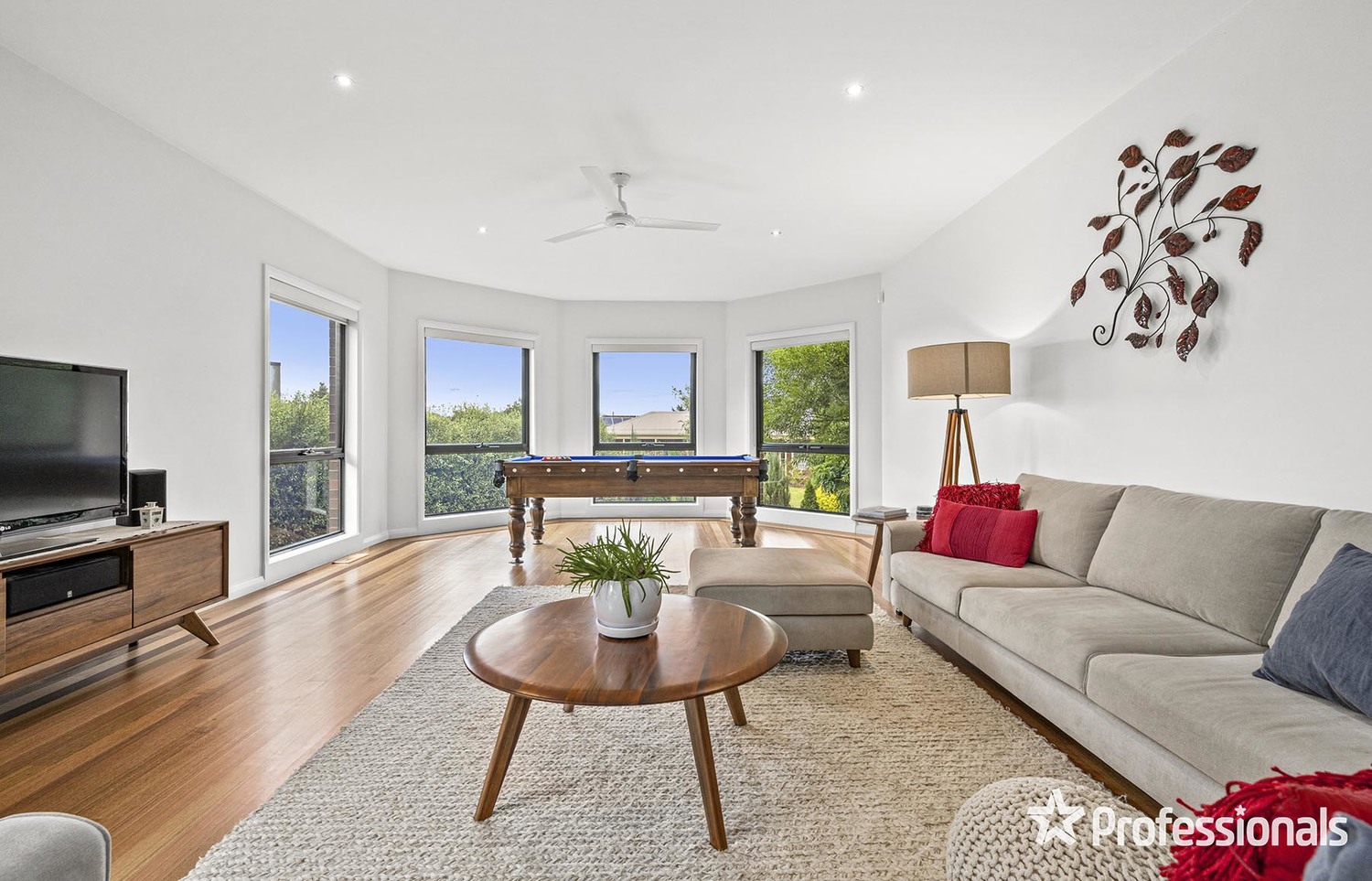 9 CHEVALIER CR, MOOROOLBARK VIC 3138, 0部屋, 0バスルーム, House