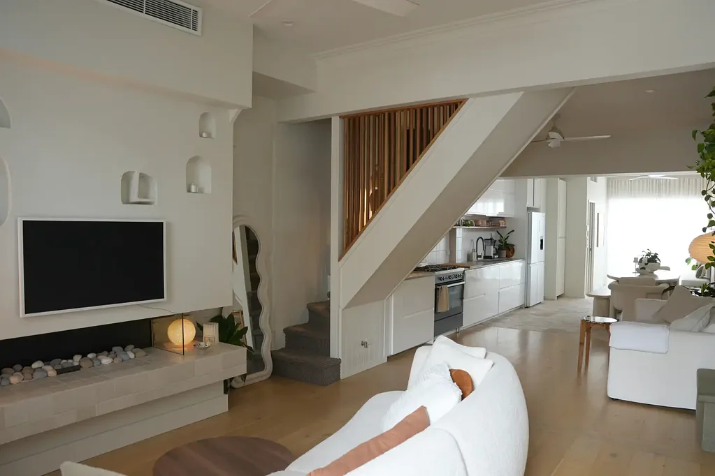 Stunning and fully furnished 3 bed Terrace available from 6 July to 2 October 2026