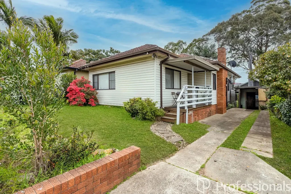 215 Moorefields Road, Roselands, NSW 2196