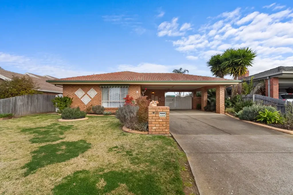 Sale 4 Bedroom Spacious Family Living in a Premium East Sale Location