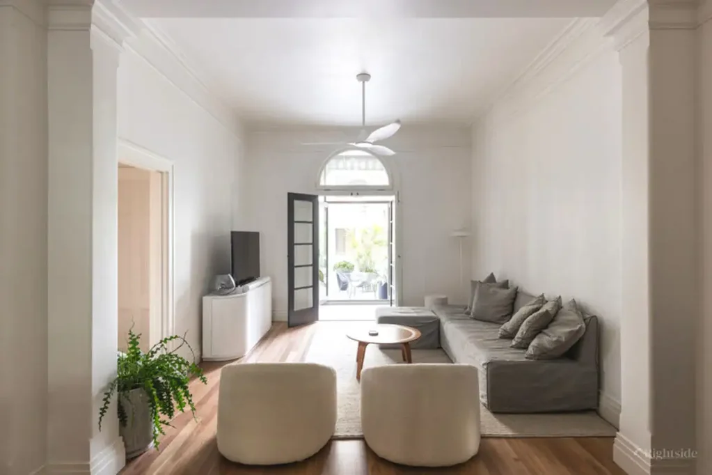 Fully Furnished Beachside Beauty
