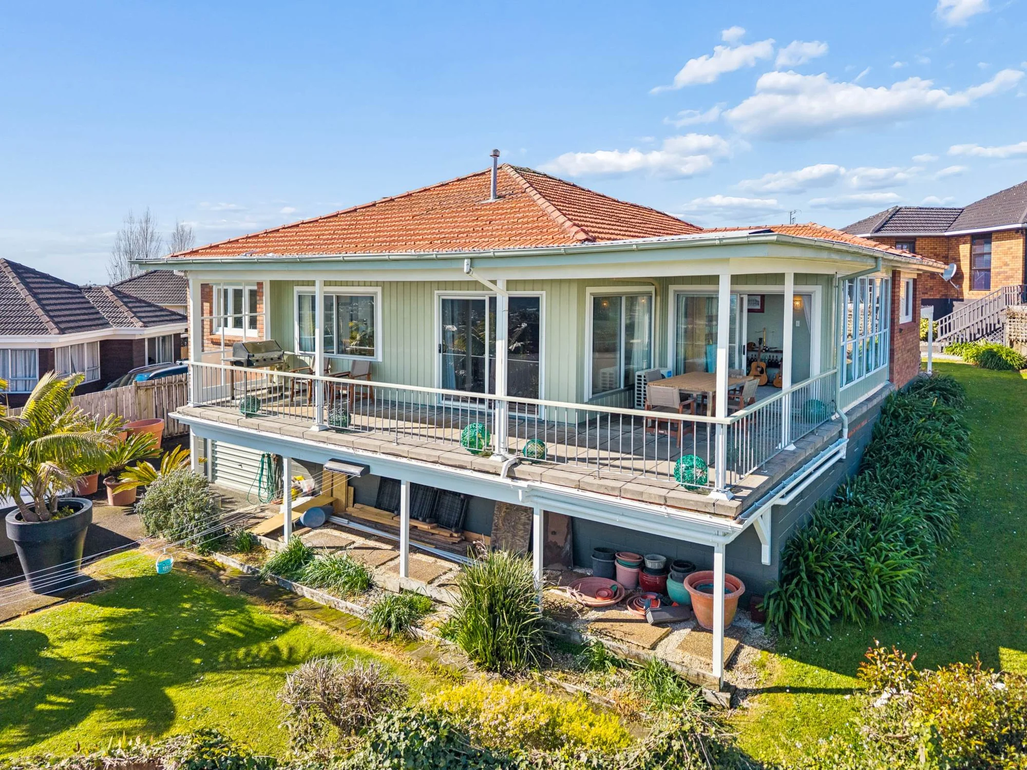 Birkdale 3房  GENUINE ONE LEVEL BRICK AND TILE FAMILY HOME