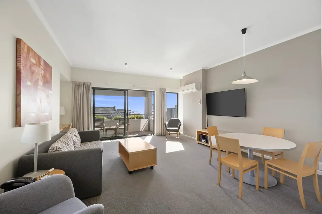 Lorne 2Kwarto LOW MAINTENANCE LIVING IN THE HEART OF TOWN