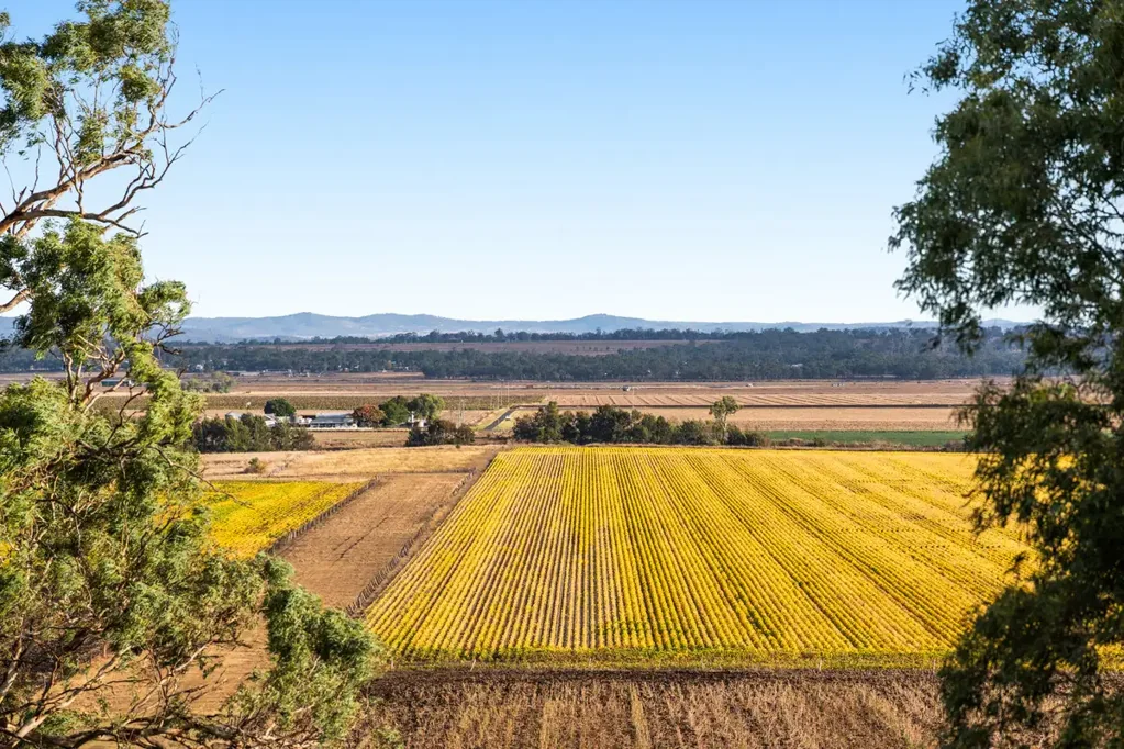 Allora  Versatile Creek Frontage Holding with Extensive Infrastructure!