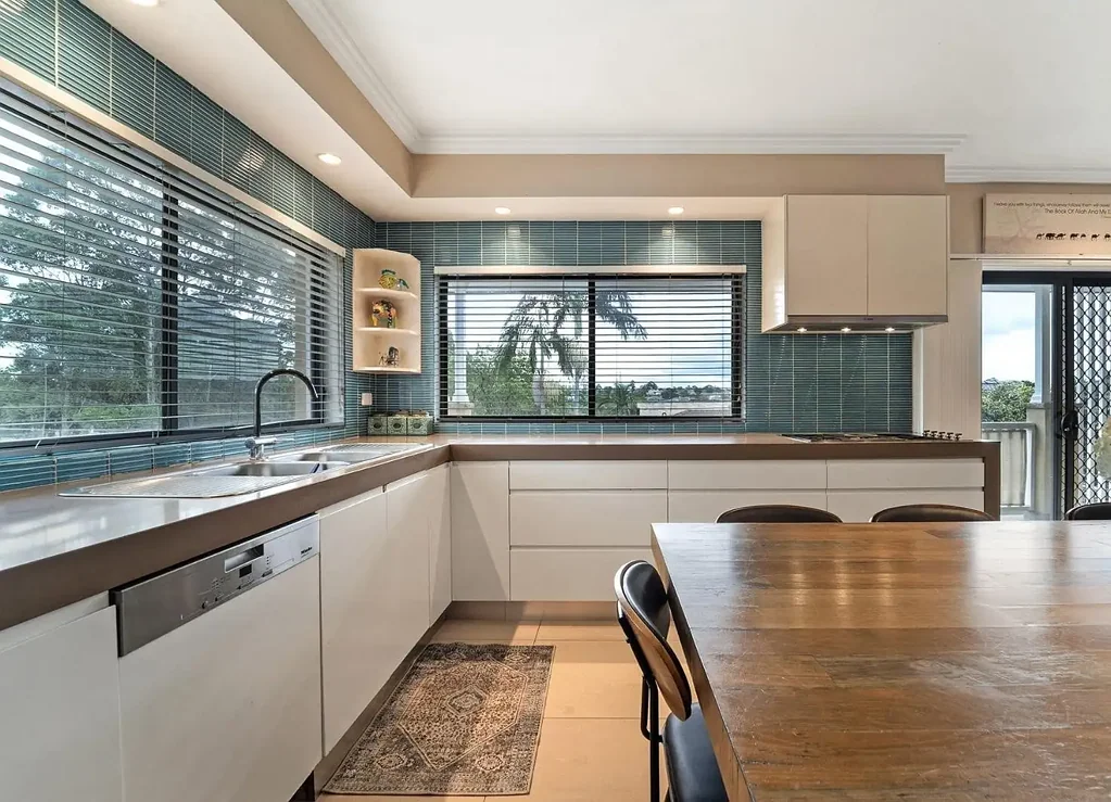 In-Law Modern Suite with Luxury Comfort!