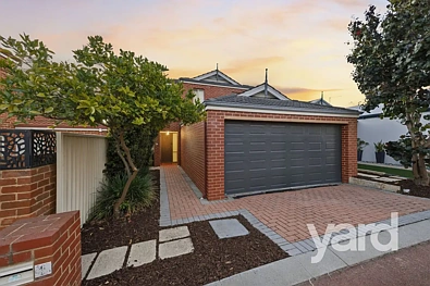 Bicton 3 Bedroom Immaculate Riverside Townhouse