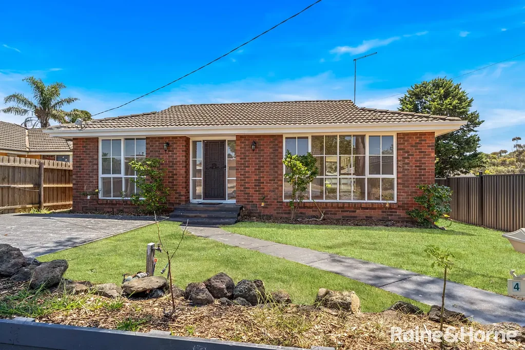 4 Higgins Avenue, Sunbury, VIC 3429