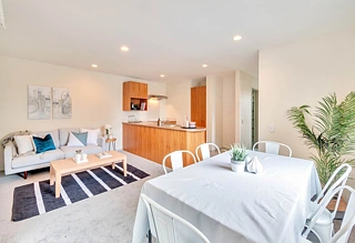 6/17 Georgia Terrace, Albany, North Shore City