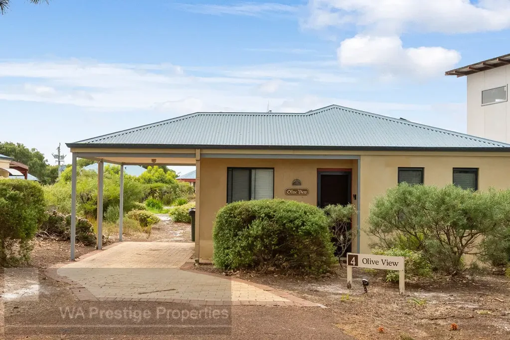 Albany 2 Bedroom Attention Investors!  Fully Furnished & Equipped Beach Cottage in rural habitat, very close to the ocean!