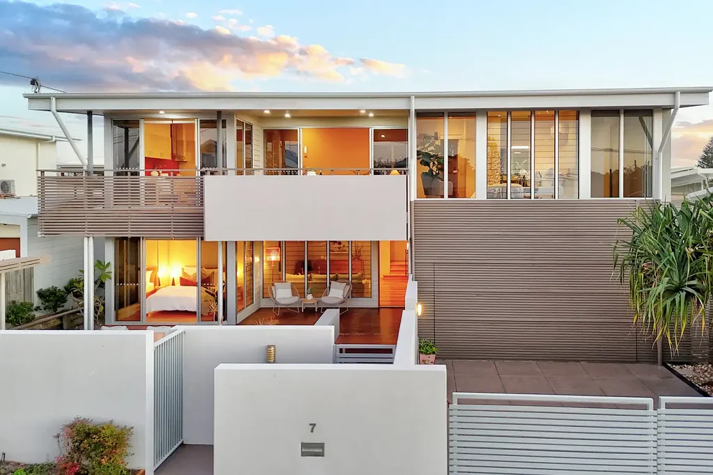 Peregian Beach 4房  IMMACULATE FAMILY HOME IN THE HIGHLY SOUGHT AFTER PEREGIAN BEACH AND JUST 137m TO THE SAND