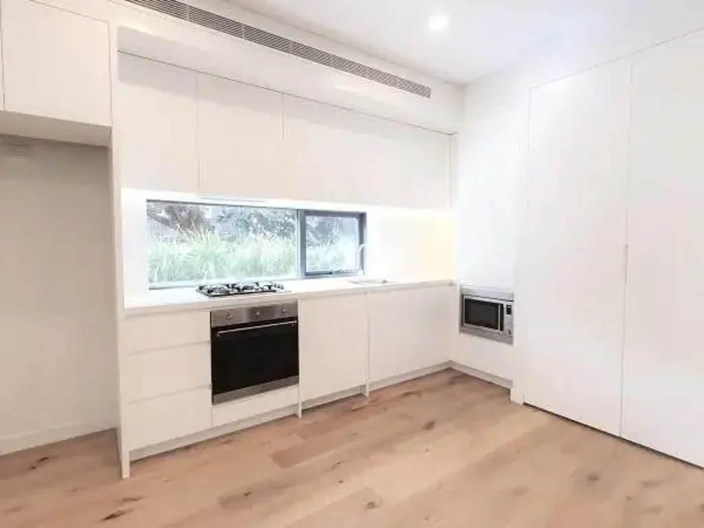 LUXURIOUS TWO BEDROOM APARTMENT WITH PREMIUM FINISHES