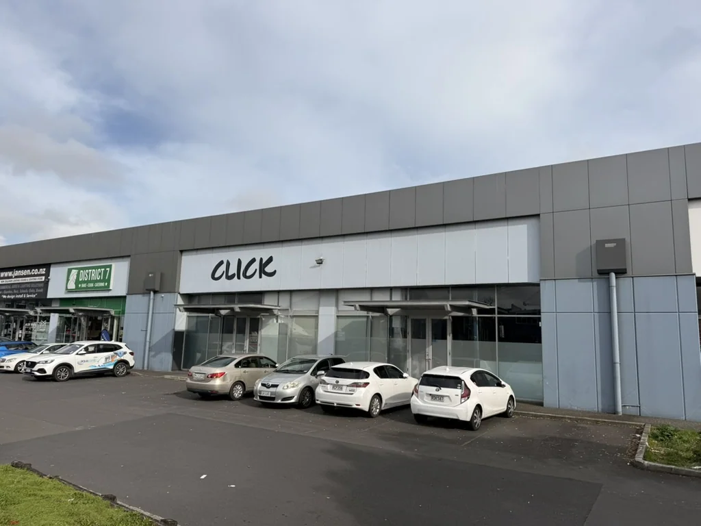 Avondale 460-929sqm road-front trade retail/industrial