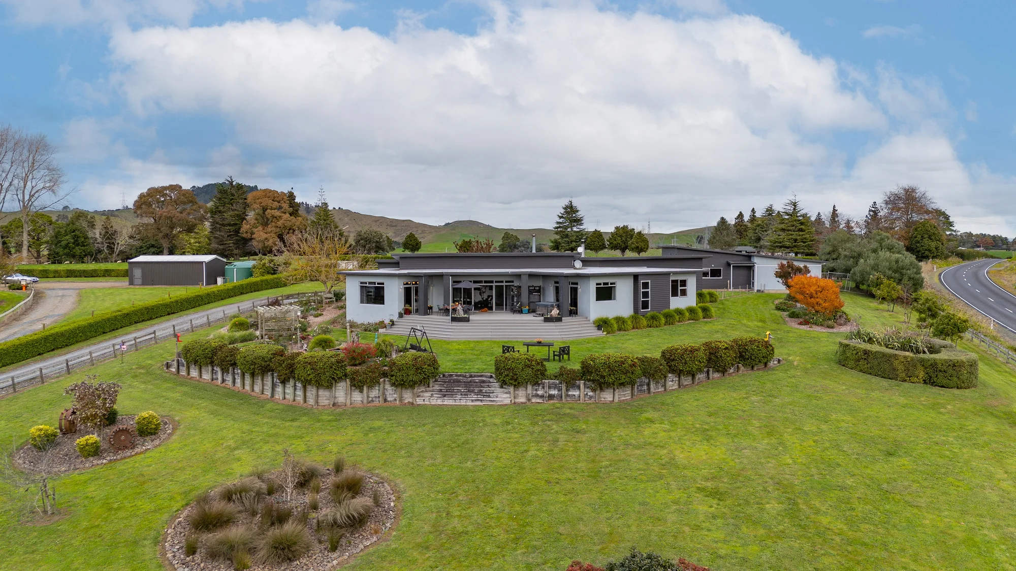 Waiterimu Elevated modern living with expansive rural views
