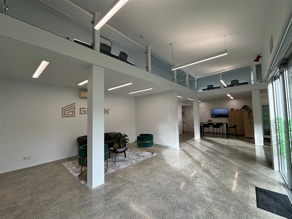 Newmarket Modern Newmarket Office
