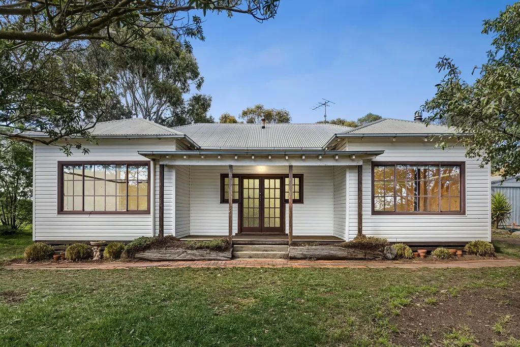 84 Cemetery Road, Lancefield, VIC 3435