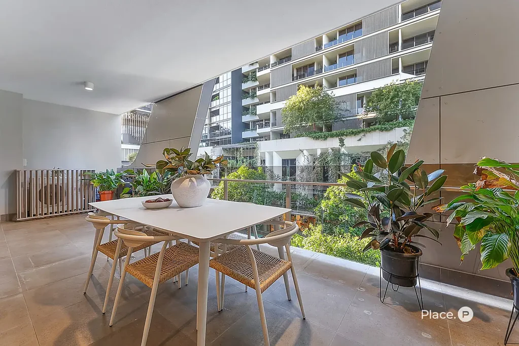 Newstead 2房 休憩空间，娱乐天地，Newstead近在咫尺 Room to Unwind, Space to Entertain, Newstead at Your Door