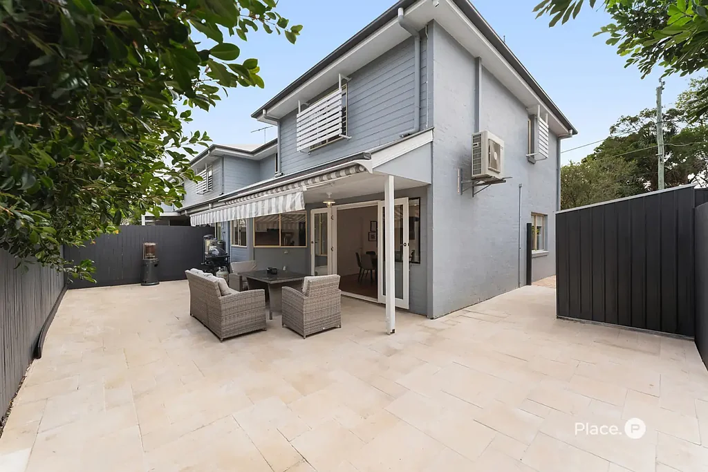 Bulimba 3Kwarto Bright, Airy & Contemporary Feel: Premium Indoor-Outdoor Living in Bulimba’s Cutest Street