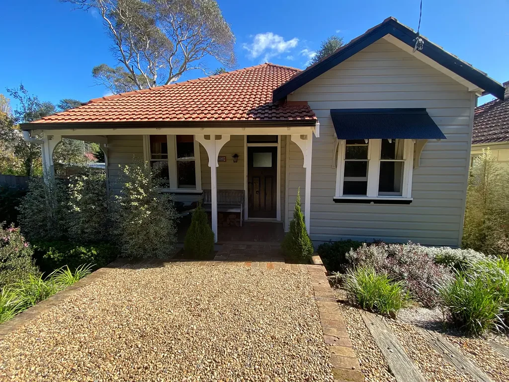 FURNISHED 3 BEDROOM COTTAGE