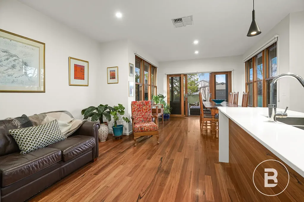 Ballarat Central 3 Bedroom FULLY RENNOVATED THREE BEDROOM, TWO LIVING HOME IN BALLARAT CENTRAL