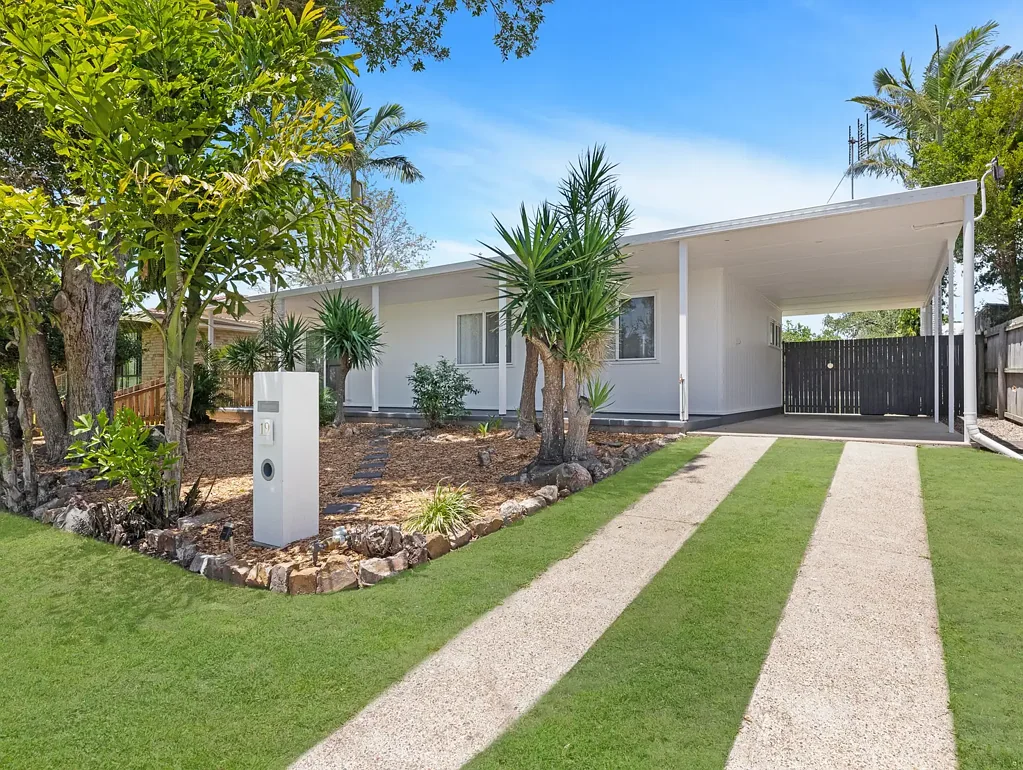 19 Barnstaple Street, Torquay, QLD 4655