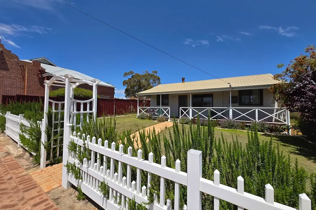 Gnowangerup 2房  Charming Investment Property with Proven Airbnb Income