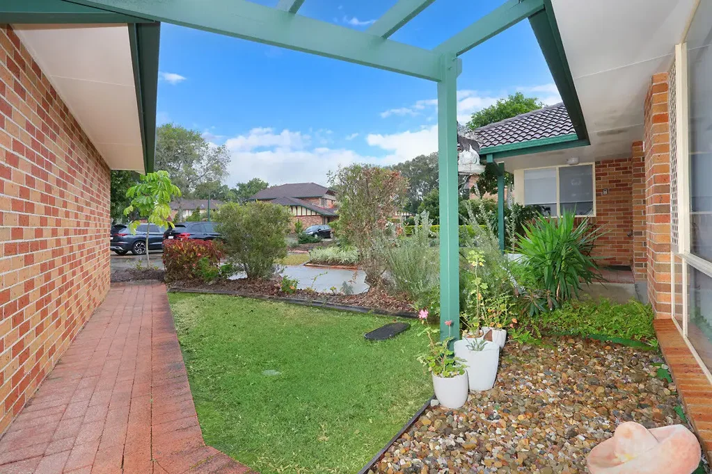 Coombabah 2房  Well‑Kept Villa in the Sought‑After Prouds Landing Estate Priced to Sell Fast